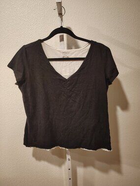 Covington Women's Top Size Large Short Sleeve V-Neck Layered Black White Cotton